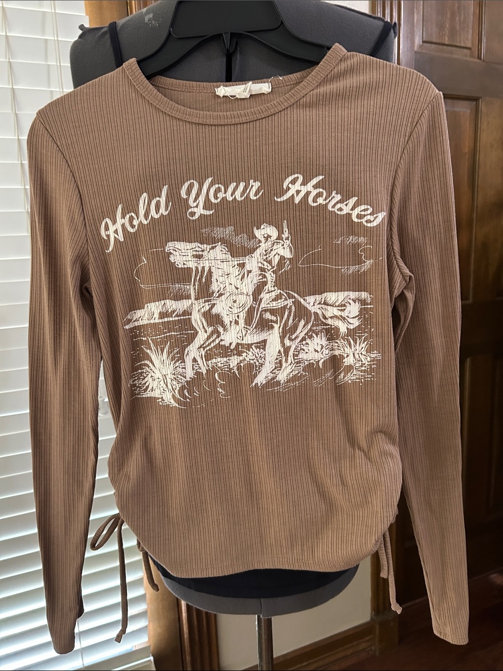 Pie in the Sky Tan Ribbed long sleeved ruched pullover Cowboy Top Jr’s Small